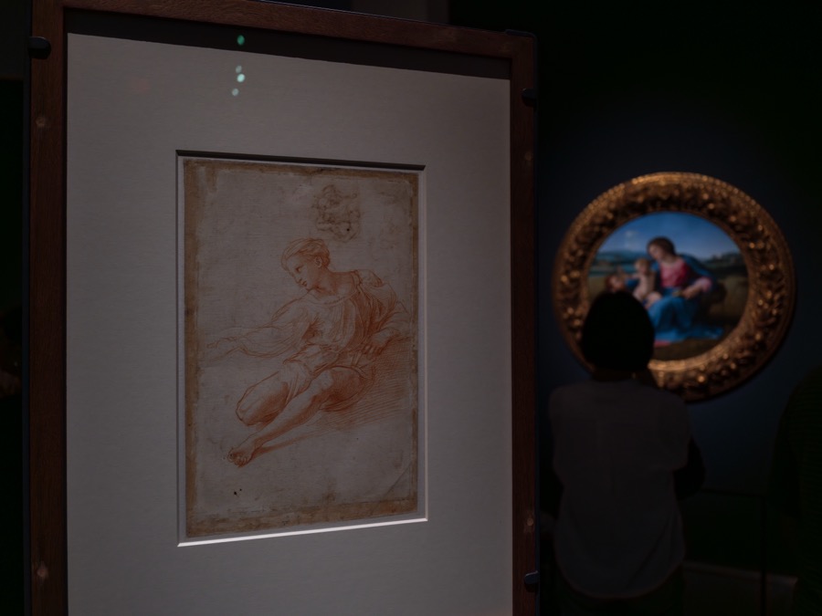 Raphael，《为〈阿尔巴圣母〉中的圣母摆姿势的男性模特习作》